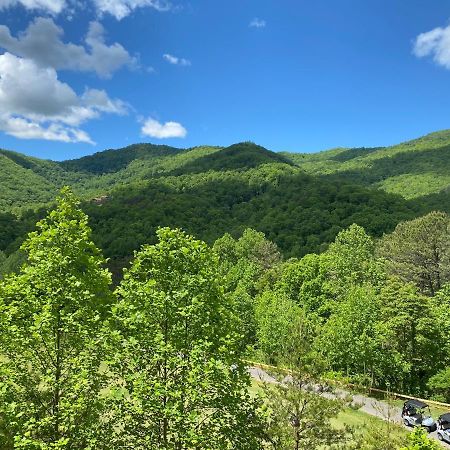 Condo With Stunning Mountain And 6Th Green Views Near Harrahs Cherokee Bryson City Whittier Bagian luar foto