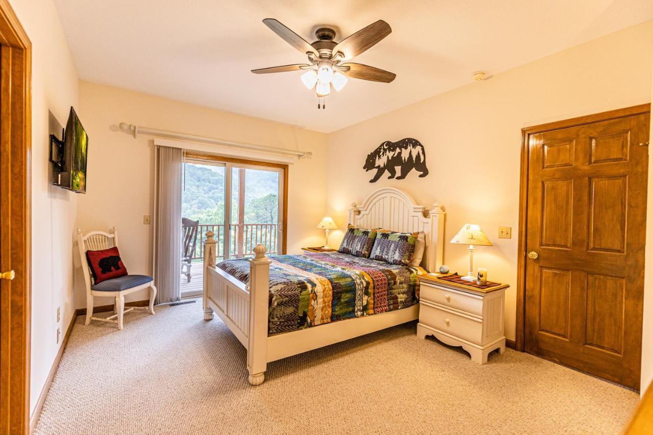 Condo With Stunning Mountain And 6Th Green Views Near Harrahs Cherokee Bryson City Whittier Bagian luar foto
