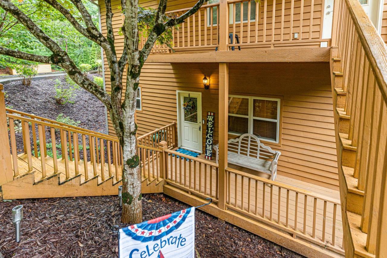 Condo With Stunning Mountain And 6Th Green Views Near Harrahs Cherokee Bryson City Whittier Bagian luar foto