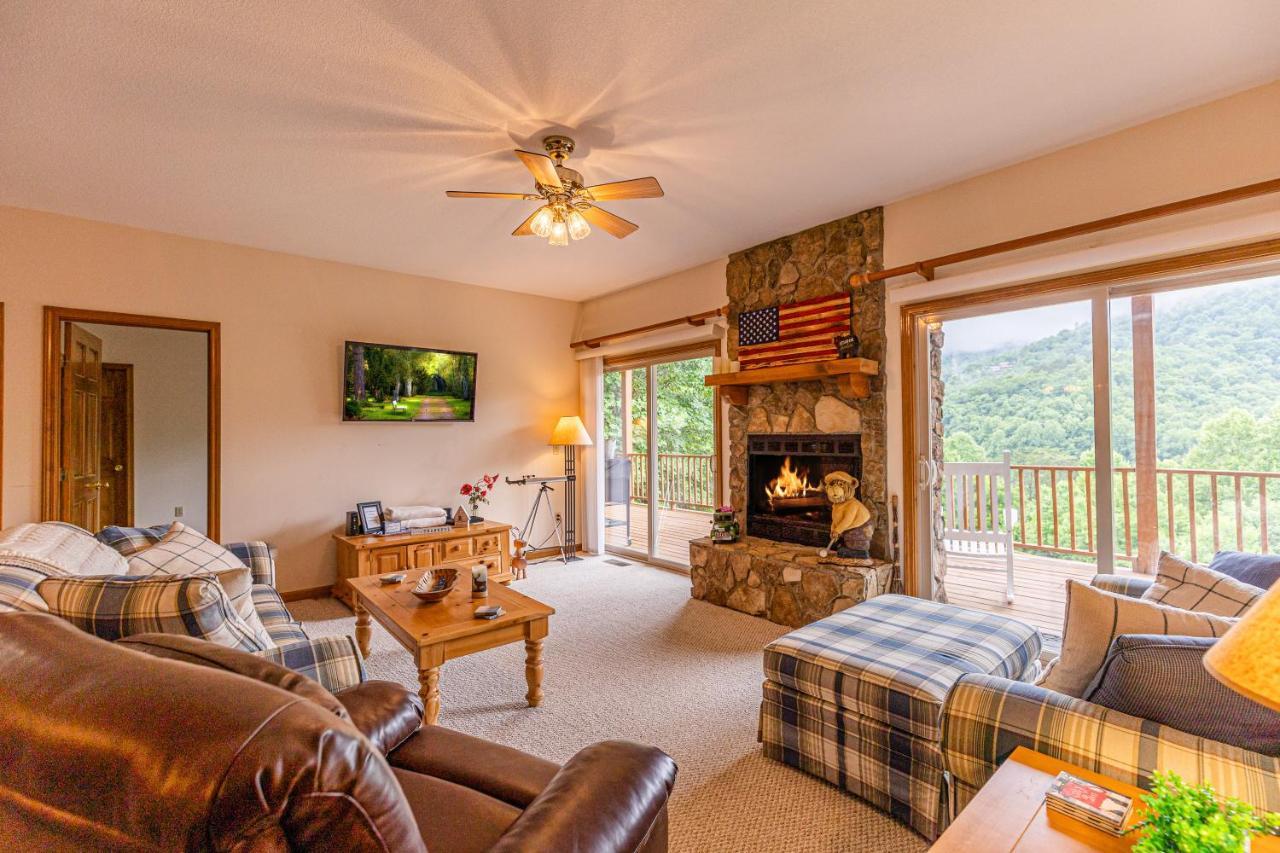 Condo With Stunning Mountain And 6Th Green Views Near Harrahs Cherokee Bryson City Whittier Bagian luar foto